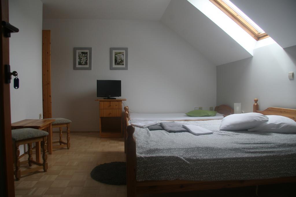 Guest House Kveder Škofja Loka Habitación foto