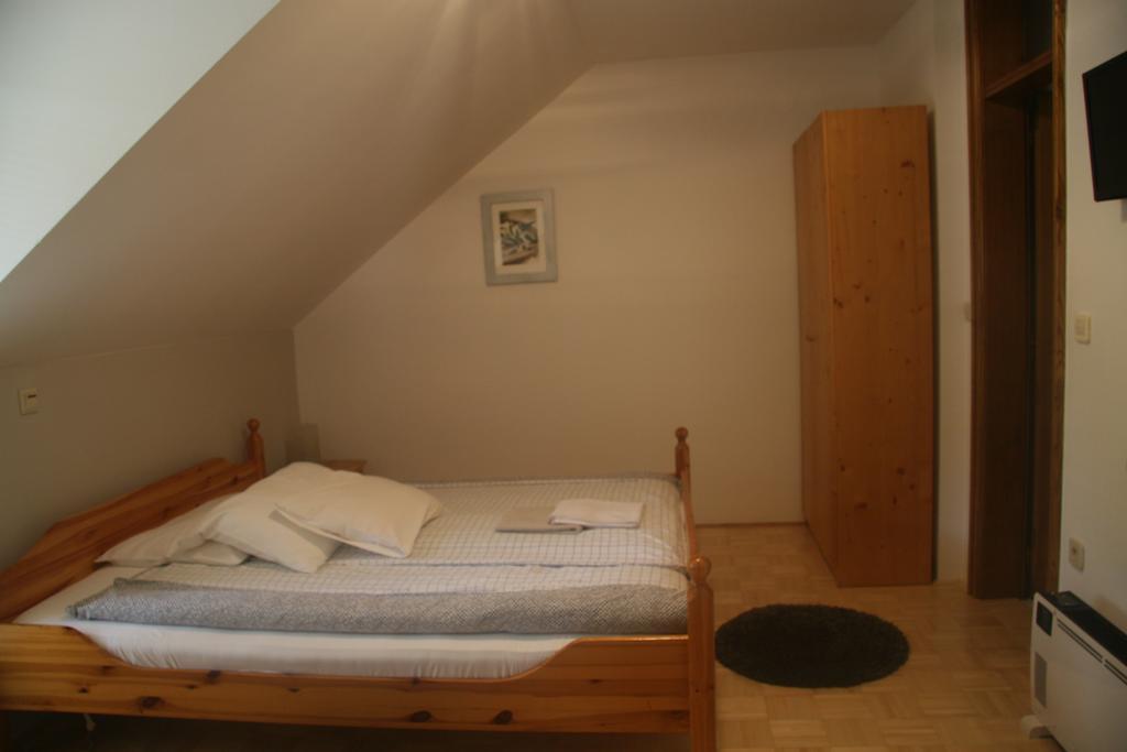 Guest House Kveder Škofja Loka Habitación foto