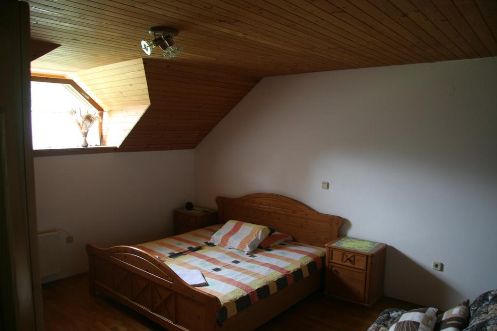Guest House Kveder Škofja Loka Habitación foto